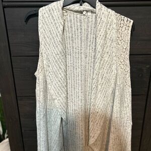 Sleeveless Striped Lace Vest